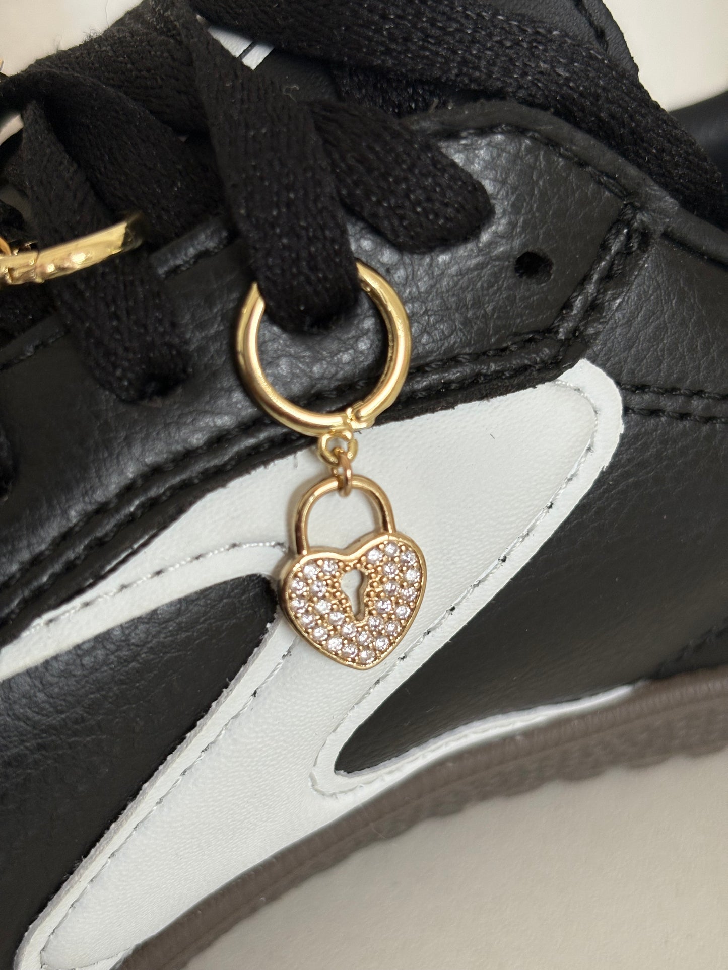 Charm corazón circon