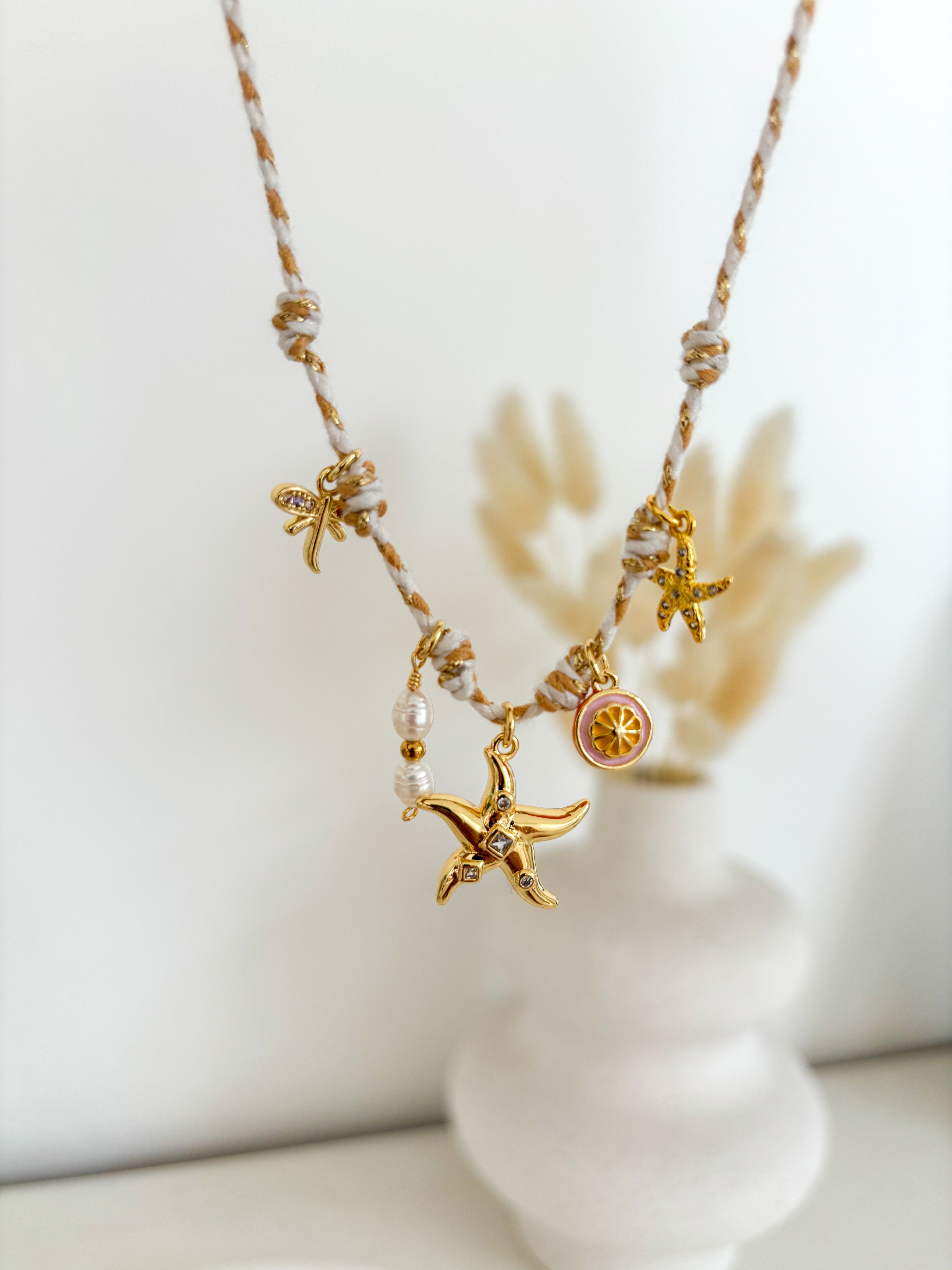Collar encanto nudos