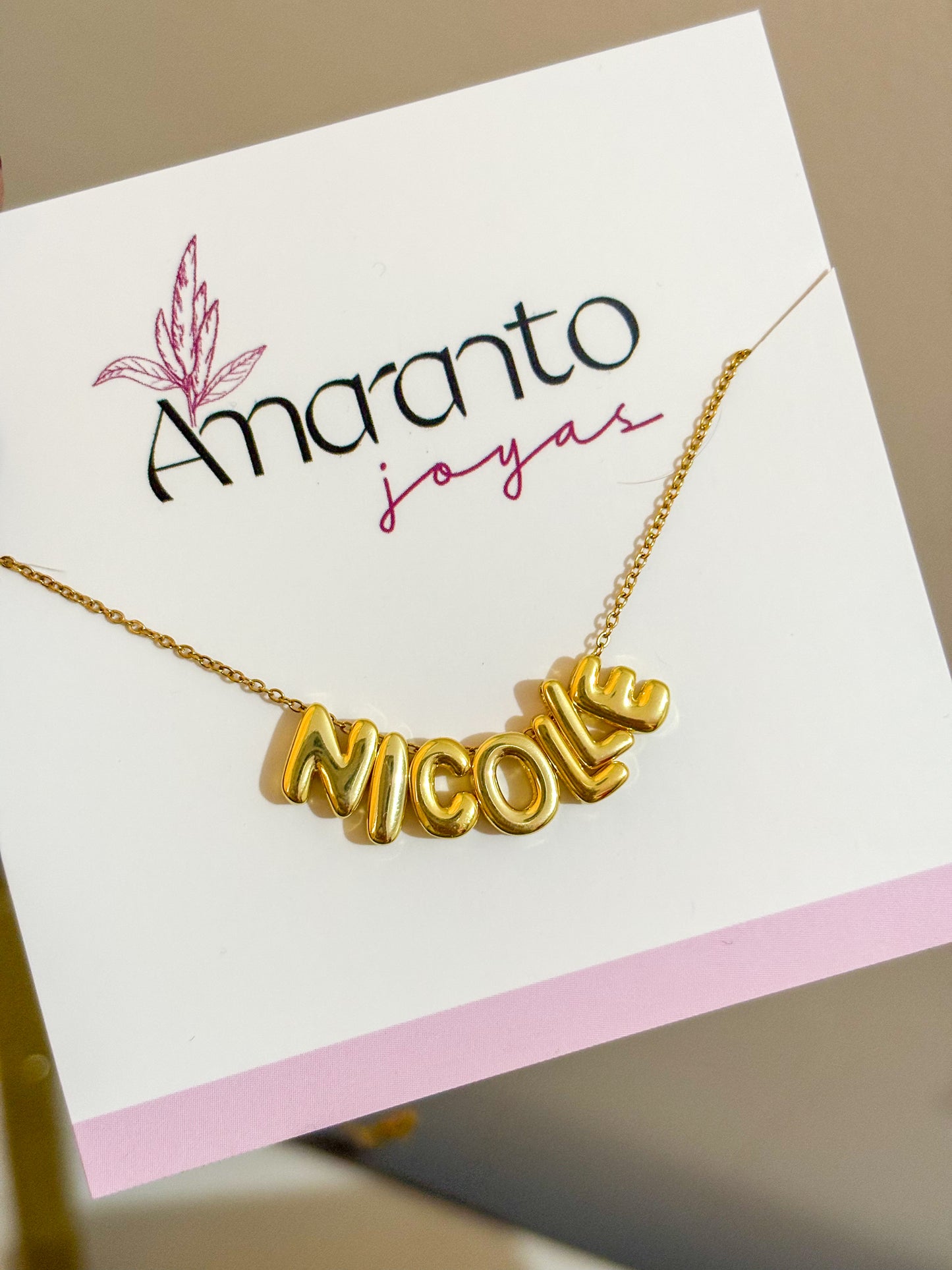 Collar inicial mini globo