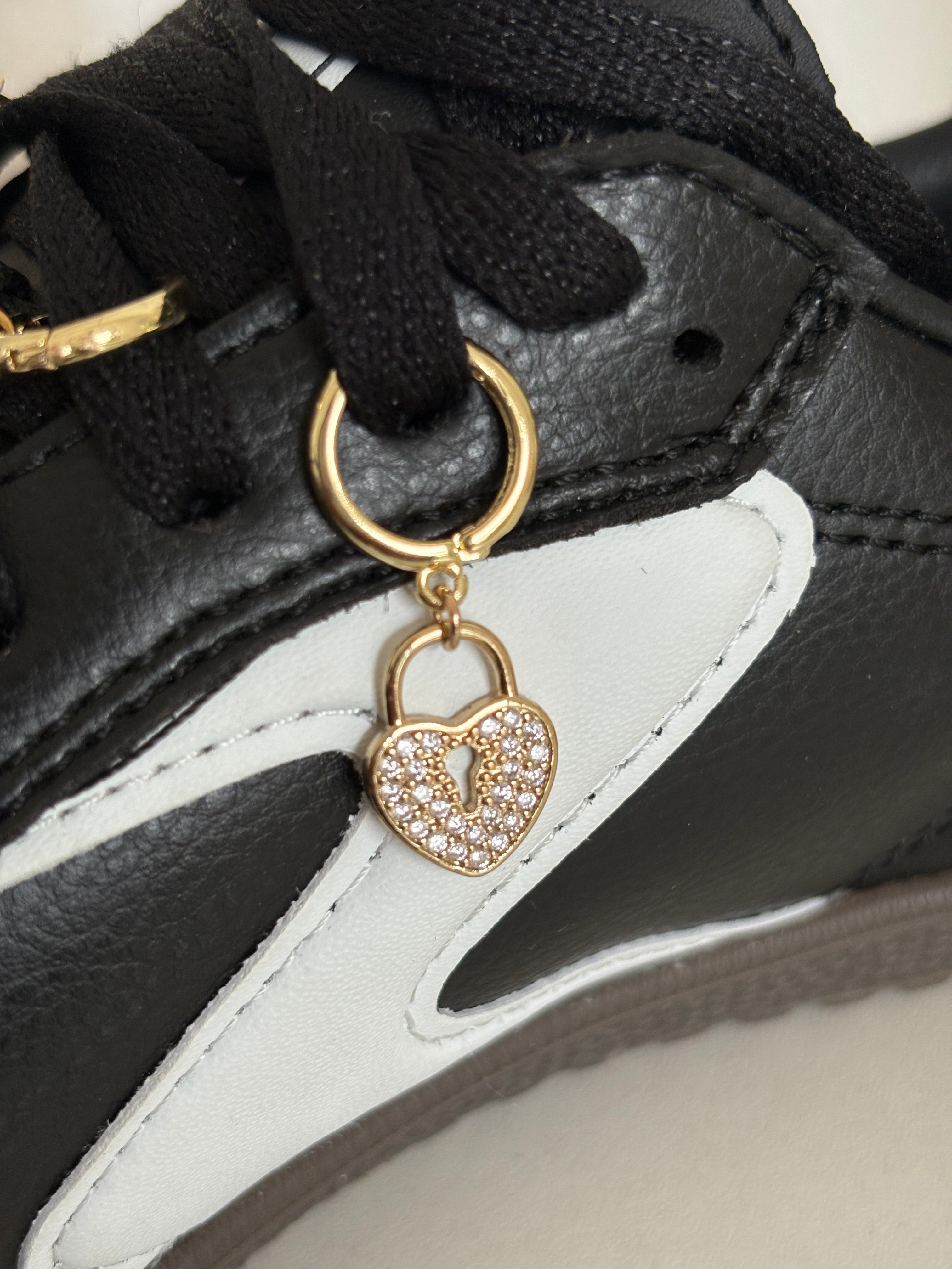 Charm corazón circon
