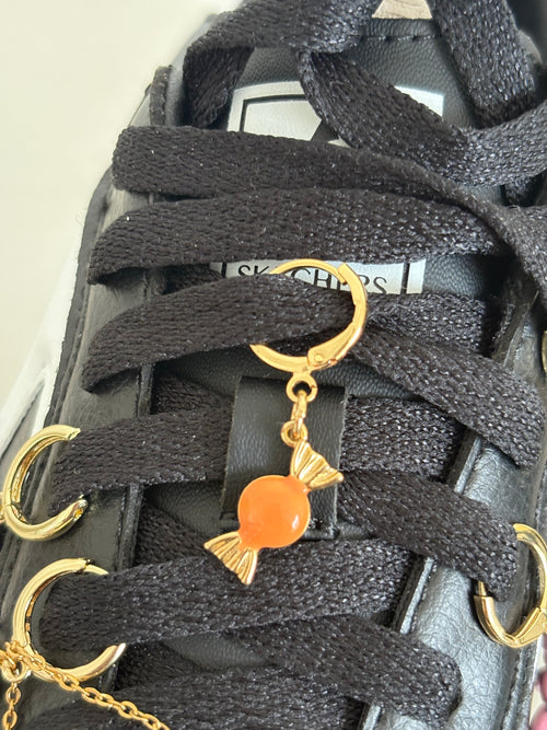 Charm caramelo