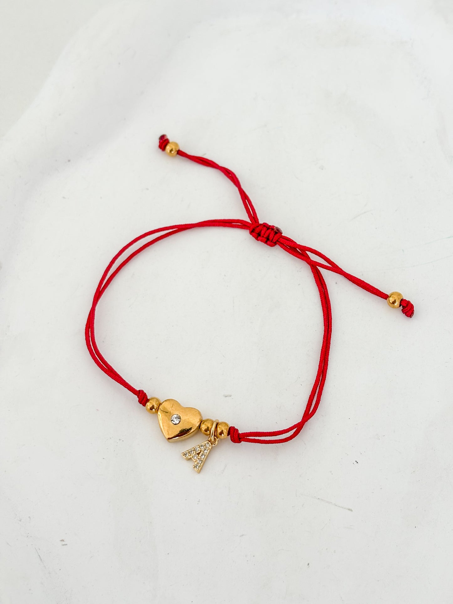 Pulsera de hilo Corazón & inicial