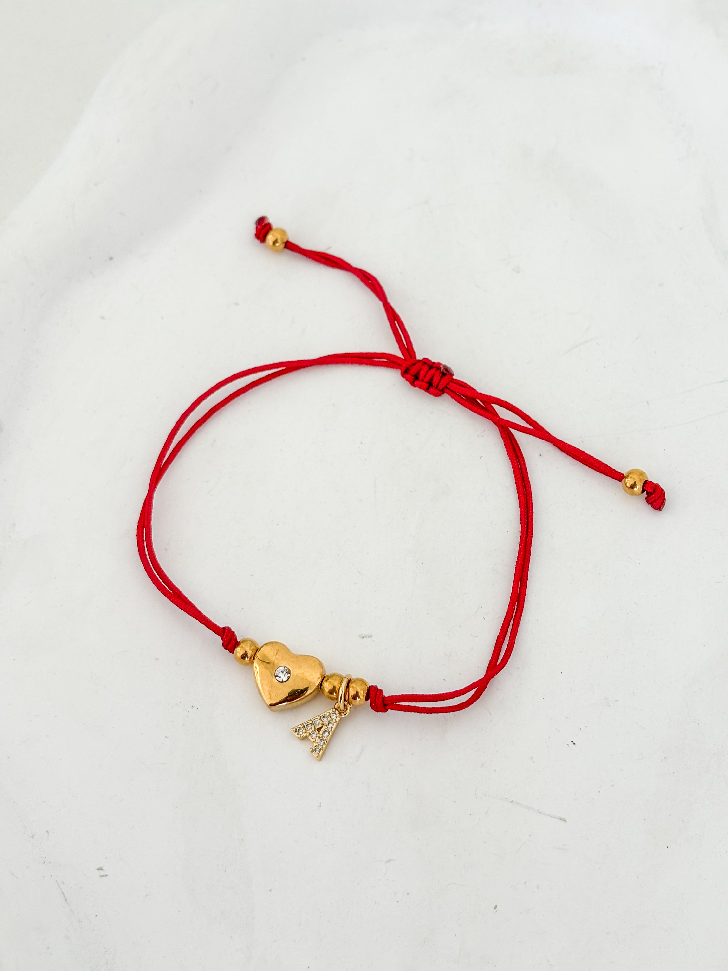 Pulsera de hilo Corazón & inicial