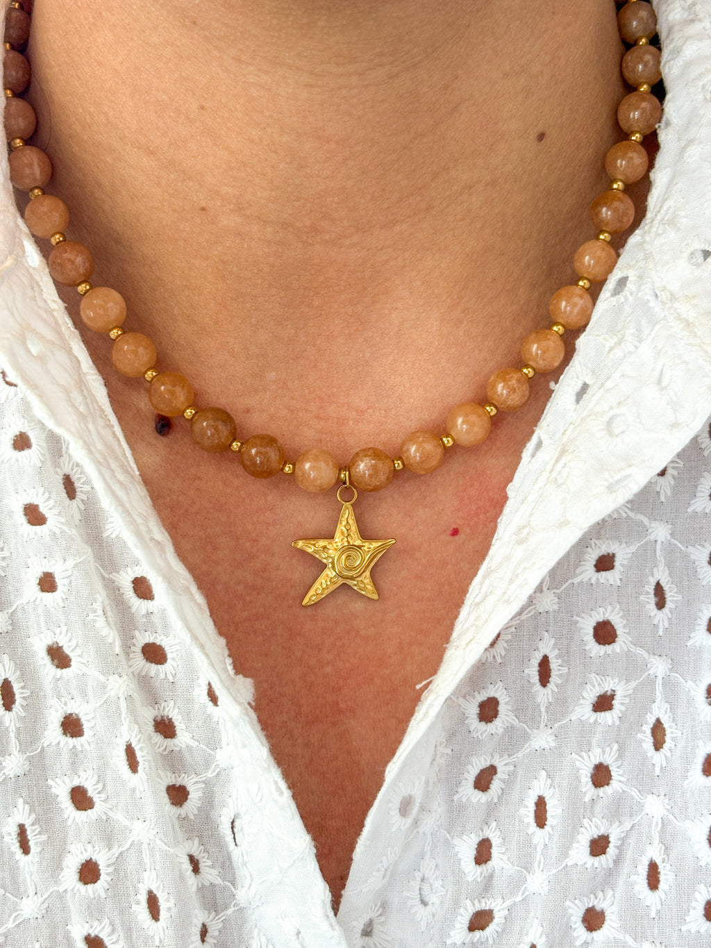 Collar piedras calcitas beige