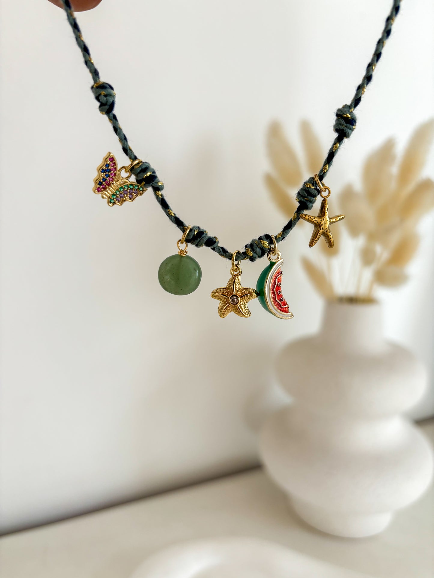 Collar encanto nudos